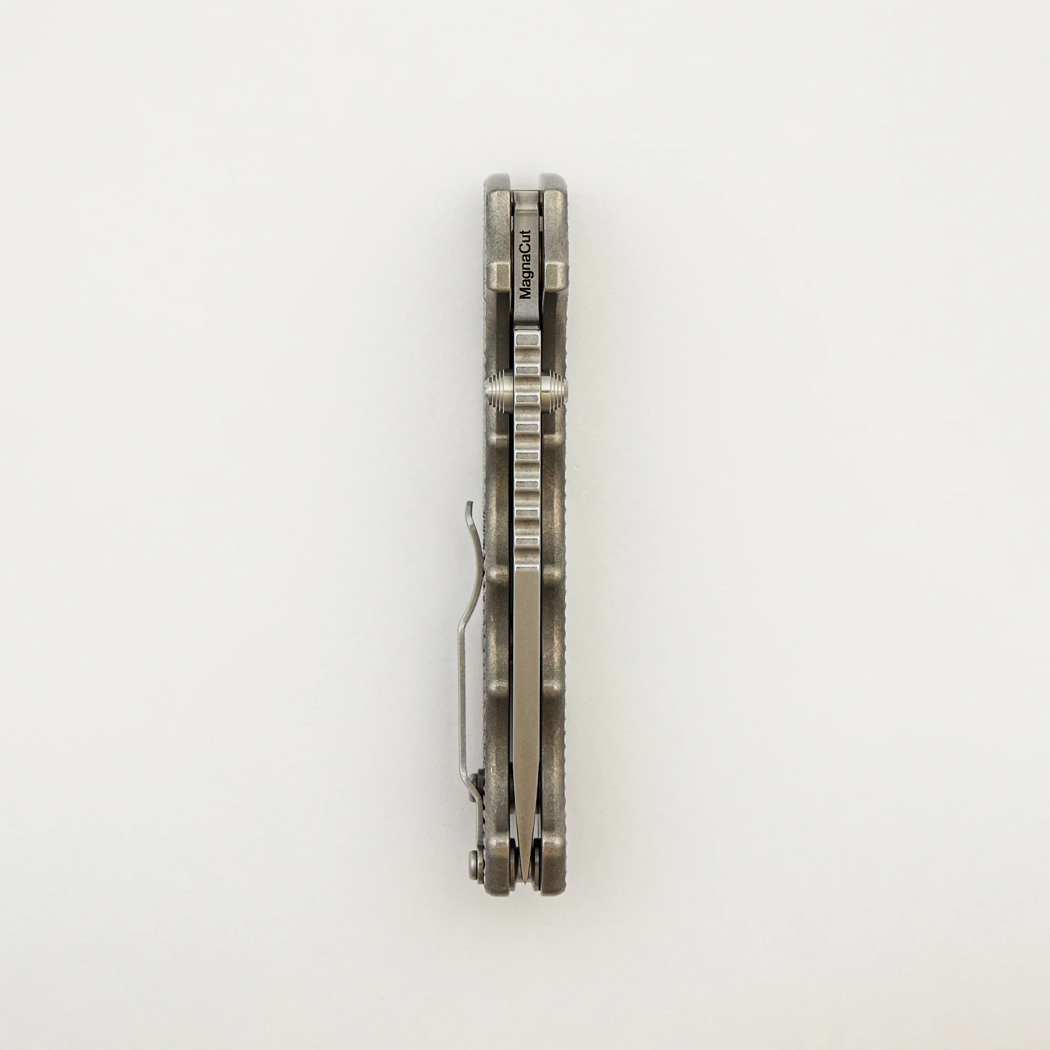 AD20 - Textured Titanium Handle - MagnaCut Blade - Image 5