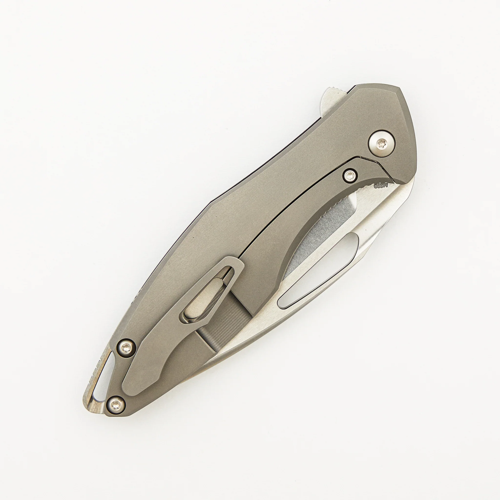 Arius - Brightwashed W/ Polished Flats M390 Blade - Smooth Carbon Fiber Handle - Image 4