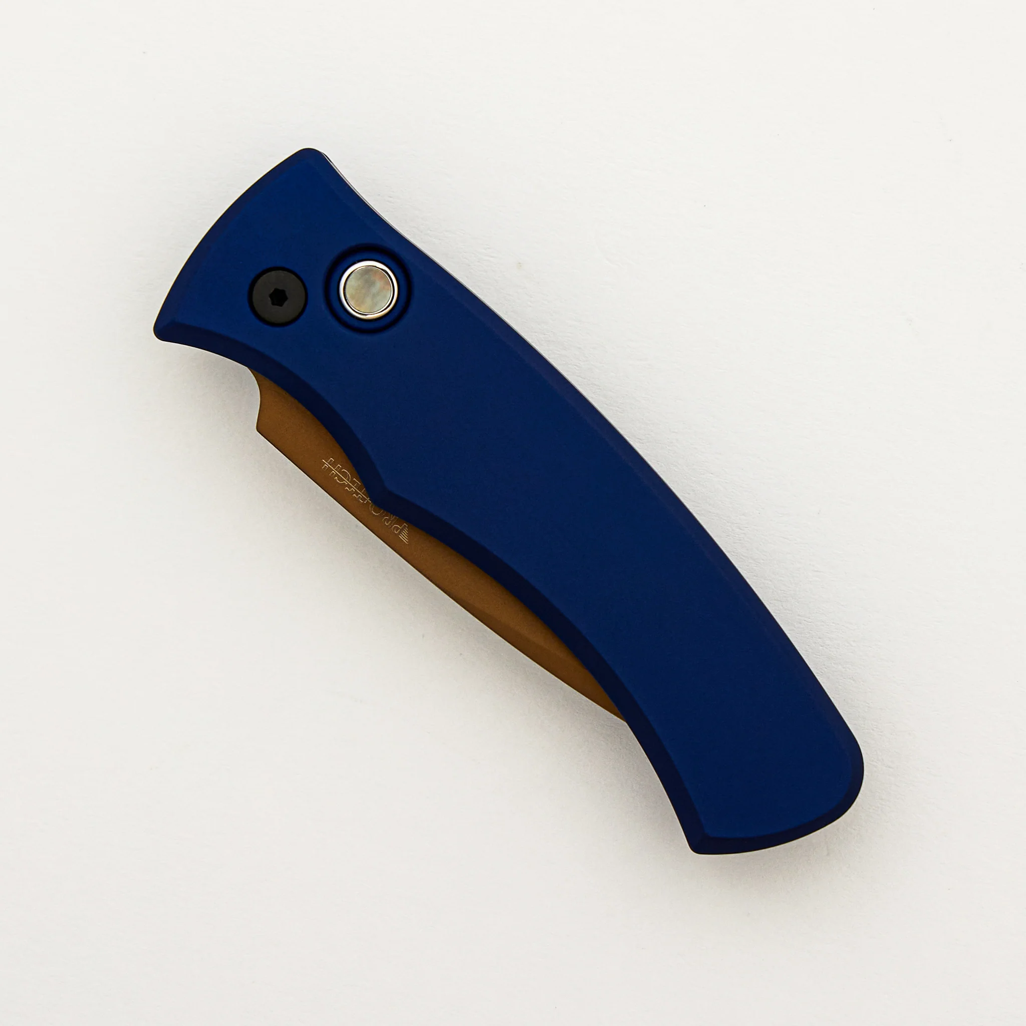 Duke 2 - DUKE2103-LTD HERITAGE - Navy Blue Anluminum Handle - FDE PVD MagnaCut Blade - Black Lip Pearl Button - Image 3