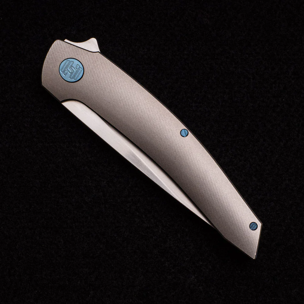 Model T – M390 BLADE W- SATIN FLATS – TI W- LIGHT BLUE - Image 4