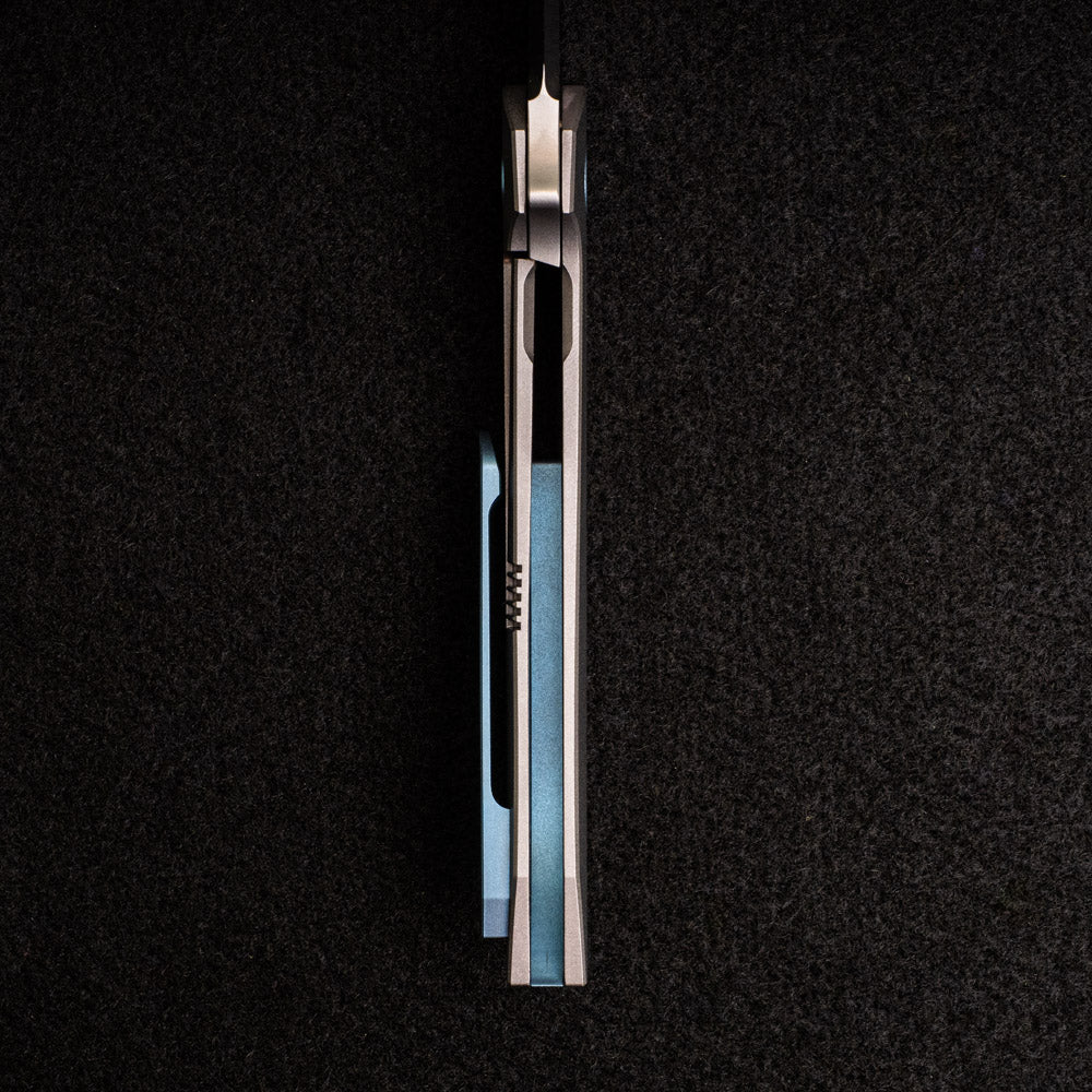 Model T – M390 BLADE W- SATIN FLATS – TI W- LIGHT BLUE - Image 7
