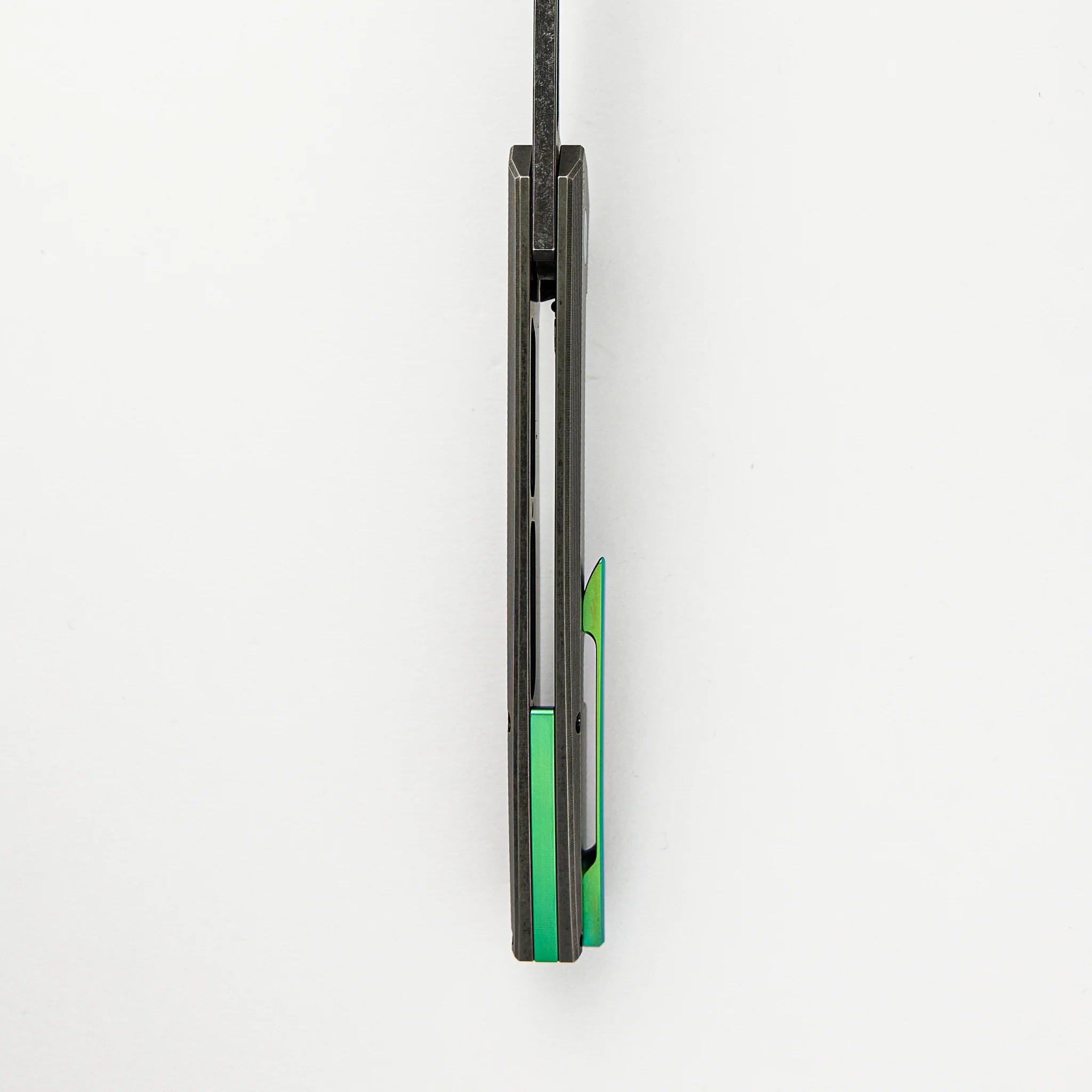 Veli – Dark Stonewashed Textured Titanium Handle – RWL-34 Blade – Green Titanium Hardware - Image 7