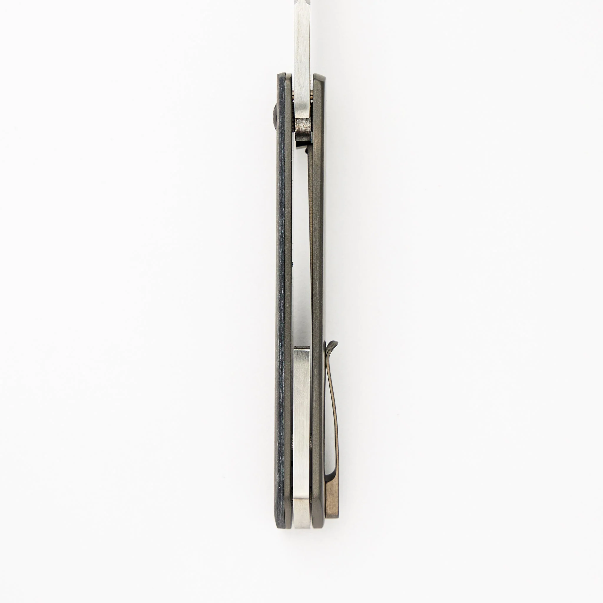 White CarboTi Dirtdobber Tanto - 2024 R1 Invitational - Image 7