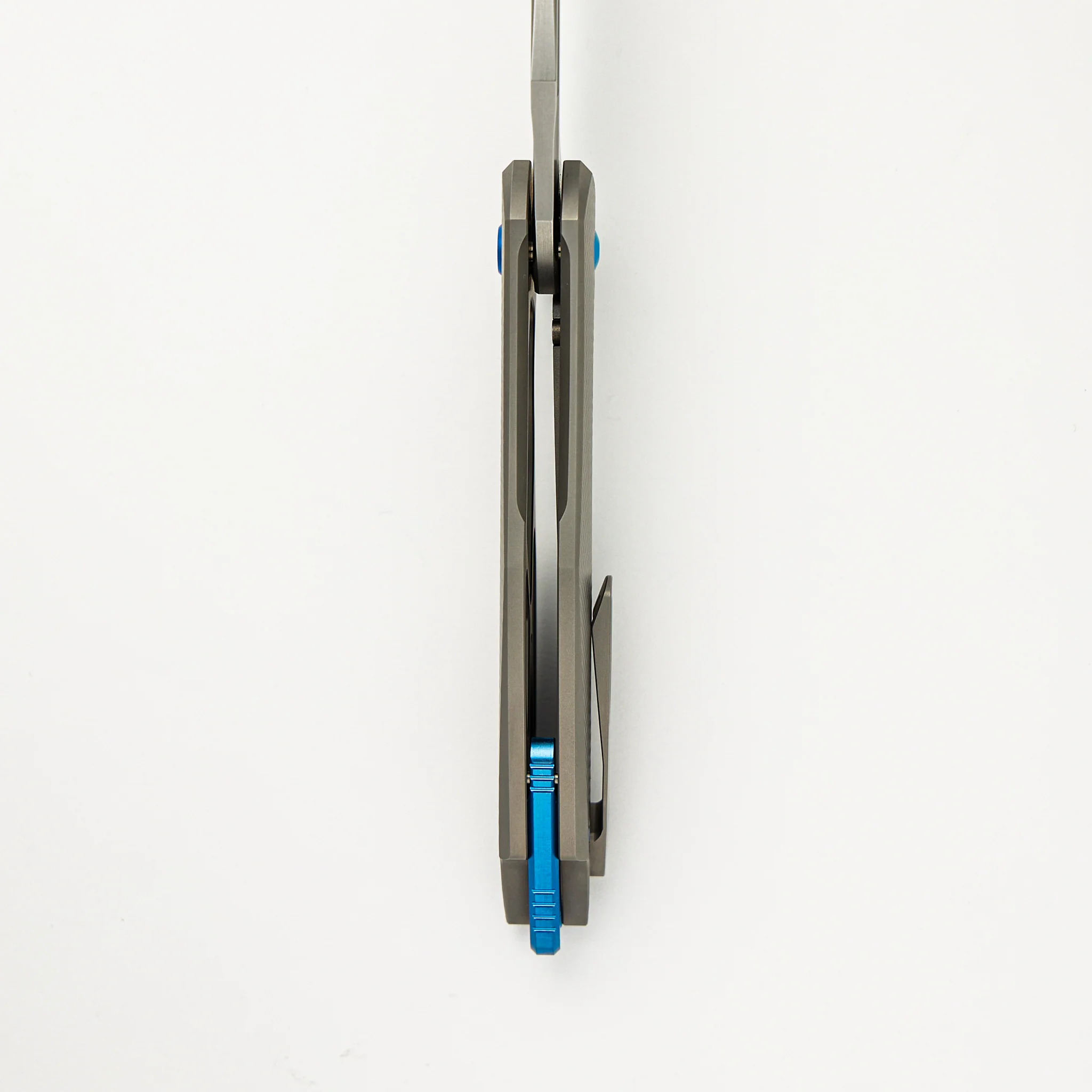 Arius - Corda Titanium Handle - Blue Hardware - Burnished W/ Polished Flats M390 Blade - Image 7