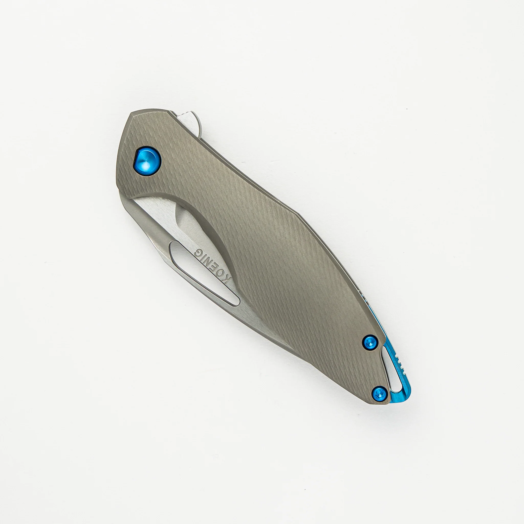 Mini Arius - Corda Titanium Handle - Blue Hardware - Burnished W/ Polished Flats M390 Blade - Image 3