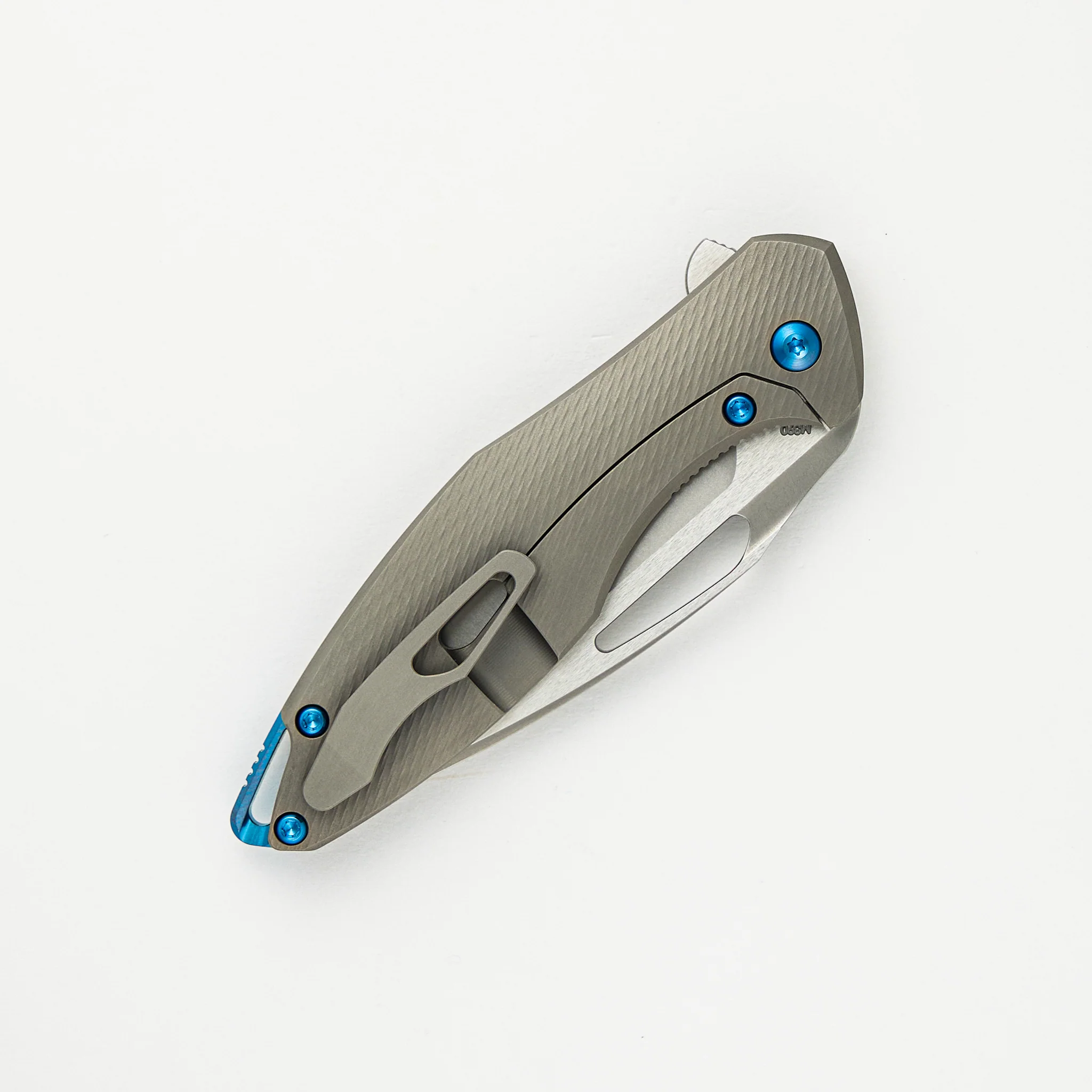 Mini Arius - Corda Titanium Handle - Blue Hardware - Burnished W/ Polished Flats M390 Blade - Image 4