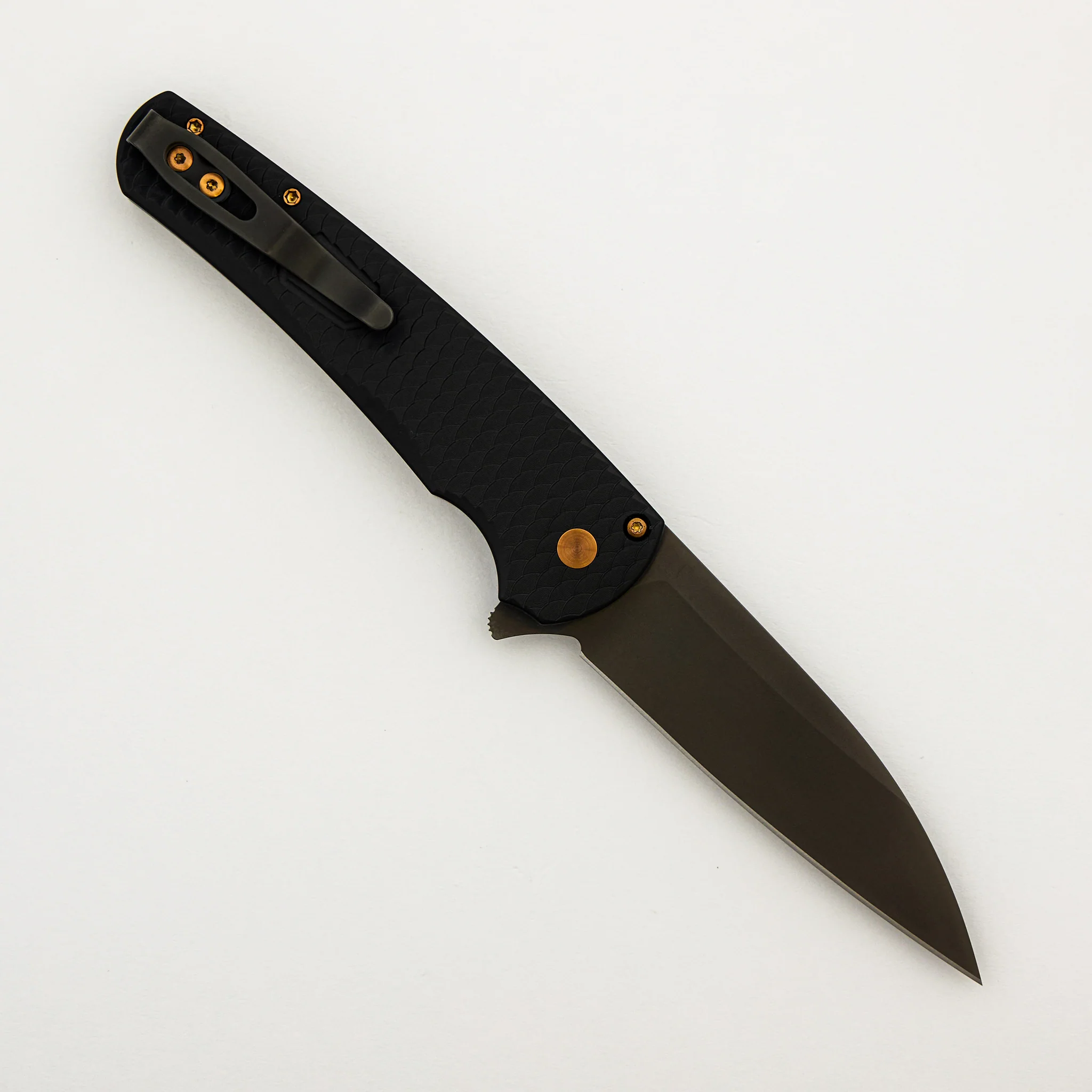 Malibu Flipper - 5336-LTD SG RGH - Black "Dragon Scale" Handle - Smokey Grey Wharncliffe MagnaCut Blade - Image 2
