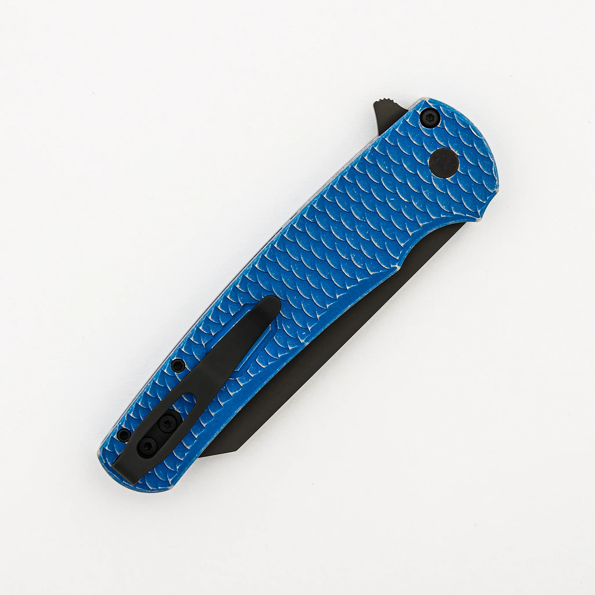Malibu Flipper - 5436-BW Blue LTD - Blue Battleworn "Dragon Scale" Textured Handle - DLC Black MagnaCut Reverse Tanto Blade - Image 4