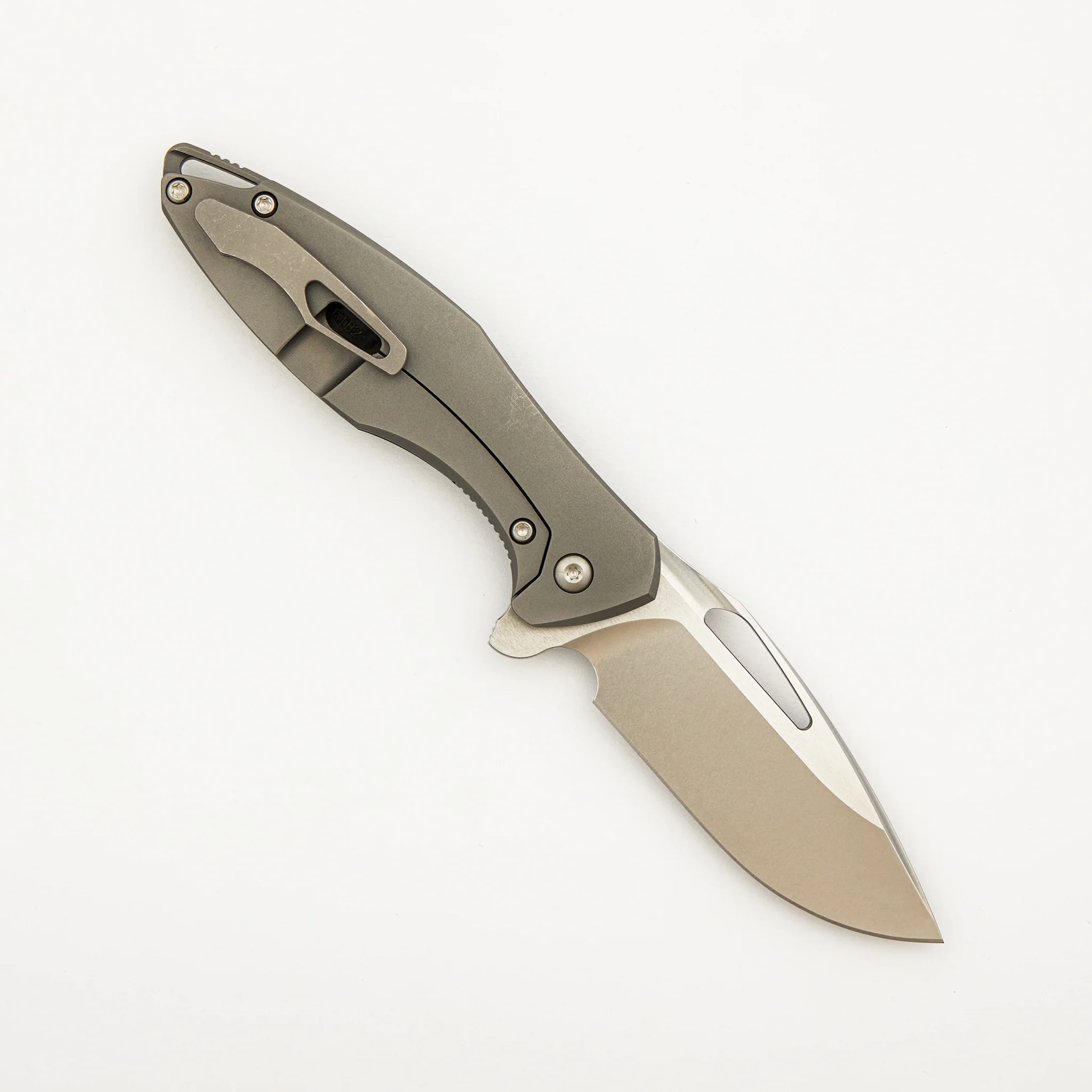 Mini Arius - Brightwashed W/ Polished Flats M390 Blade - Green Camo Carbon Handle - Image 2