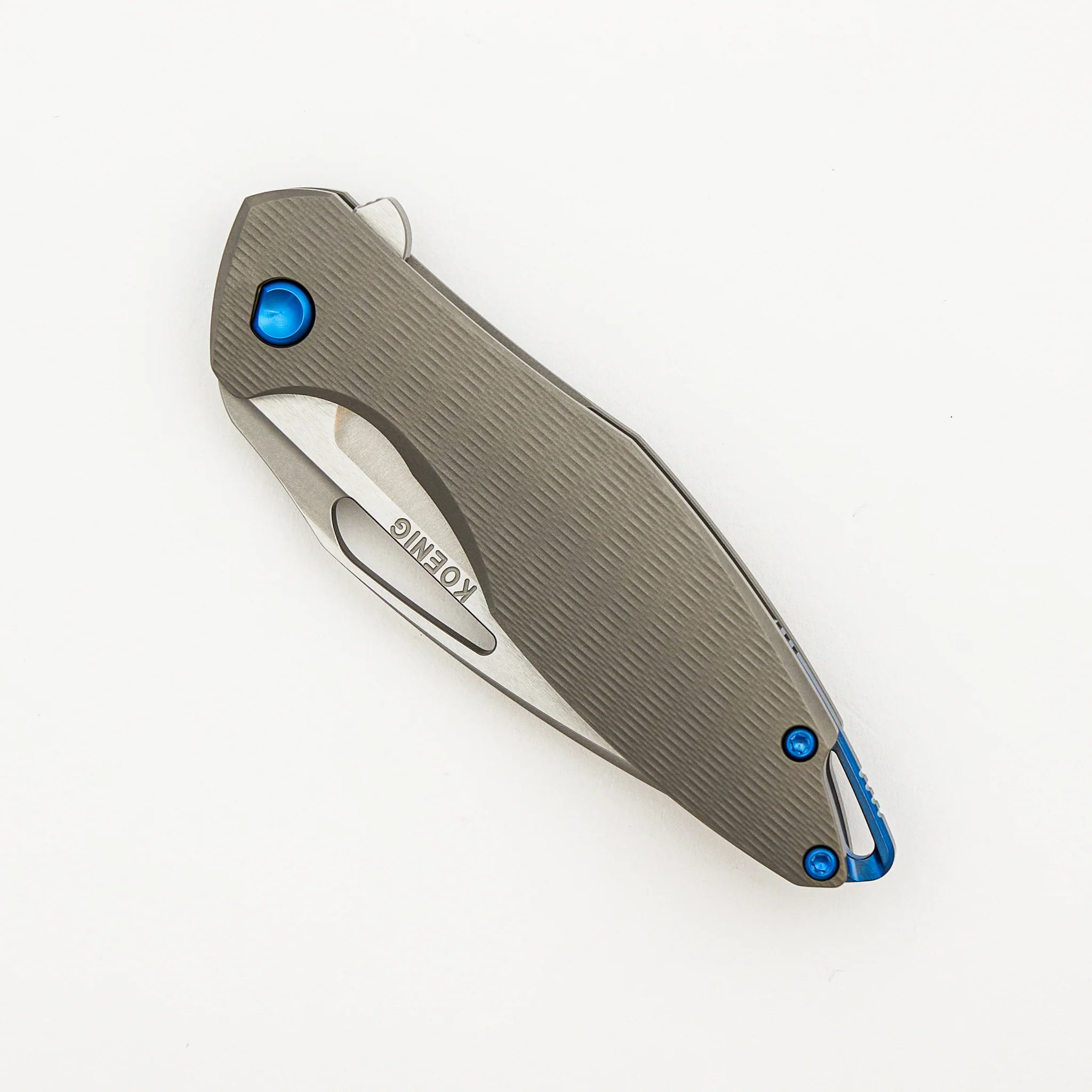 Mini Arius - Plexa Titanium Handle - Blue Hardware - Burnished W/ Polished Flats M390 Blade - Image 3