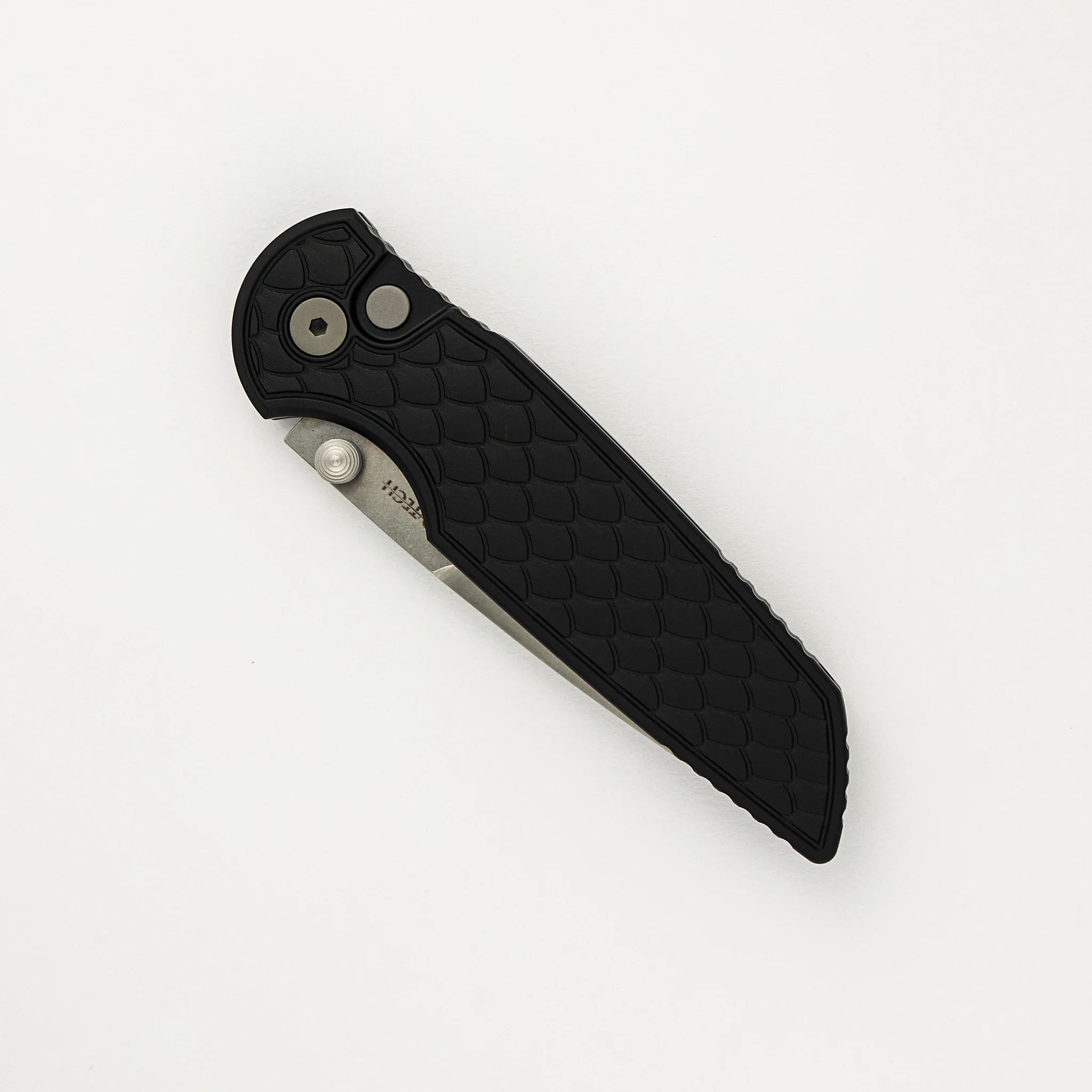 TR-3 Integrity - "Reptile" Textured Black Handle - S35VN Blade - INT105-REPTILE - Image 3