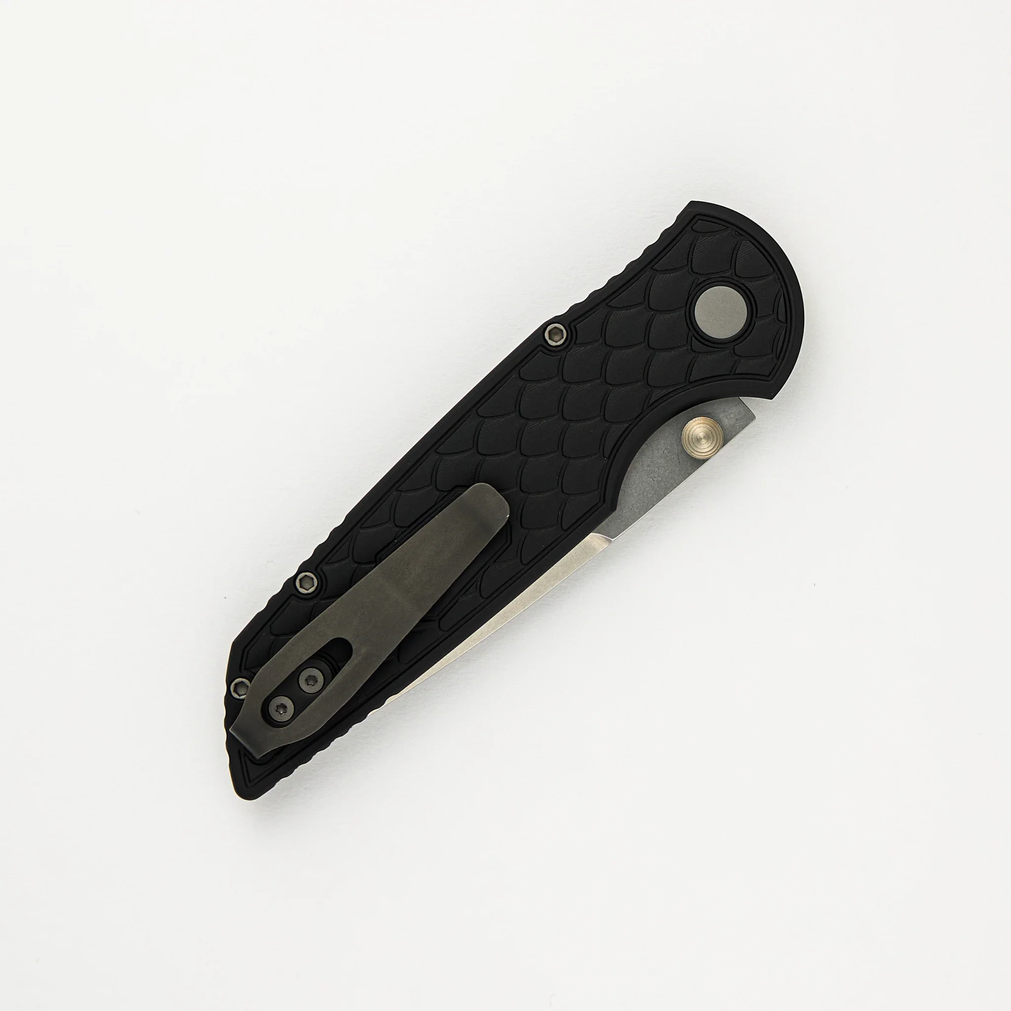 TR-3 Integrity - "Reptile" Textured Black Handle - S35VN Blade - INT105-REPTILE - Image 4