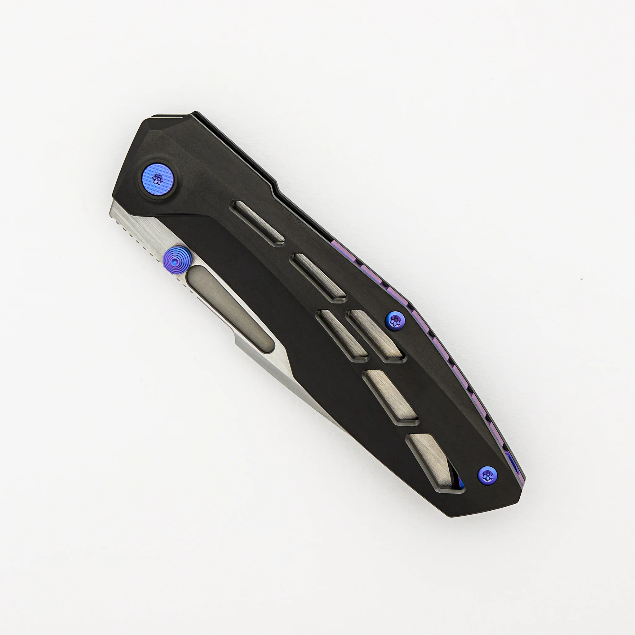 Raiden R2 - Aero Titanium Black PVD Handle - Hand Rubbed Satin MagnaCut Blade - Image 3