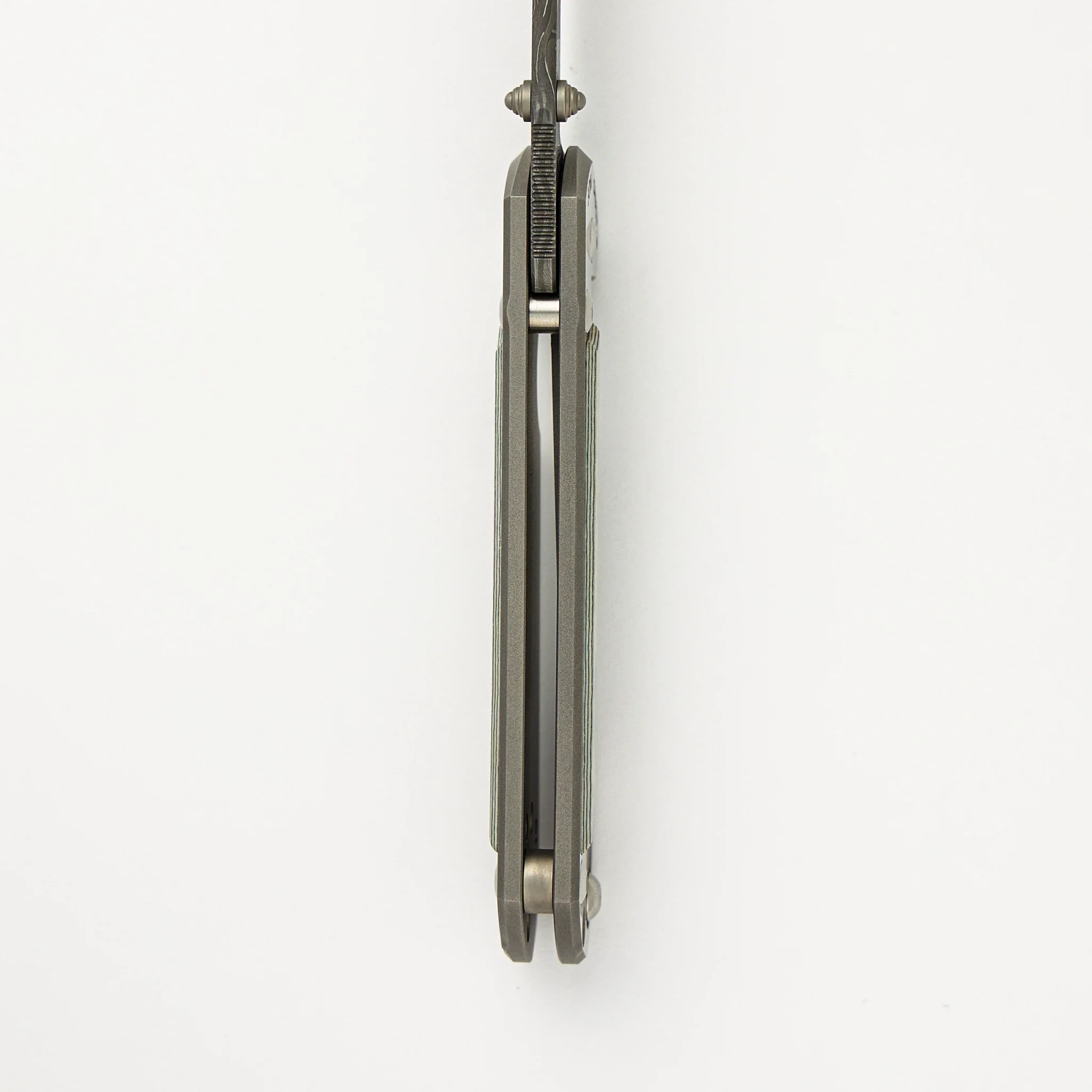 Small Sebenza 21 - Basketweave Blade - Black and White CarboQuartz Handle - Double Thumb Lugs - Image 7