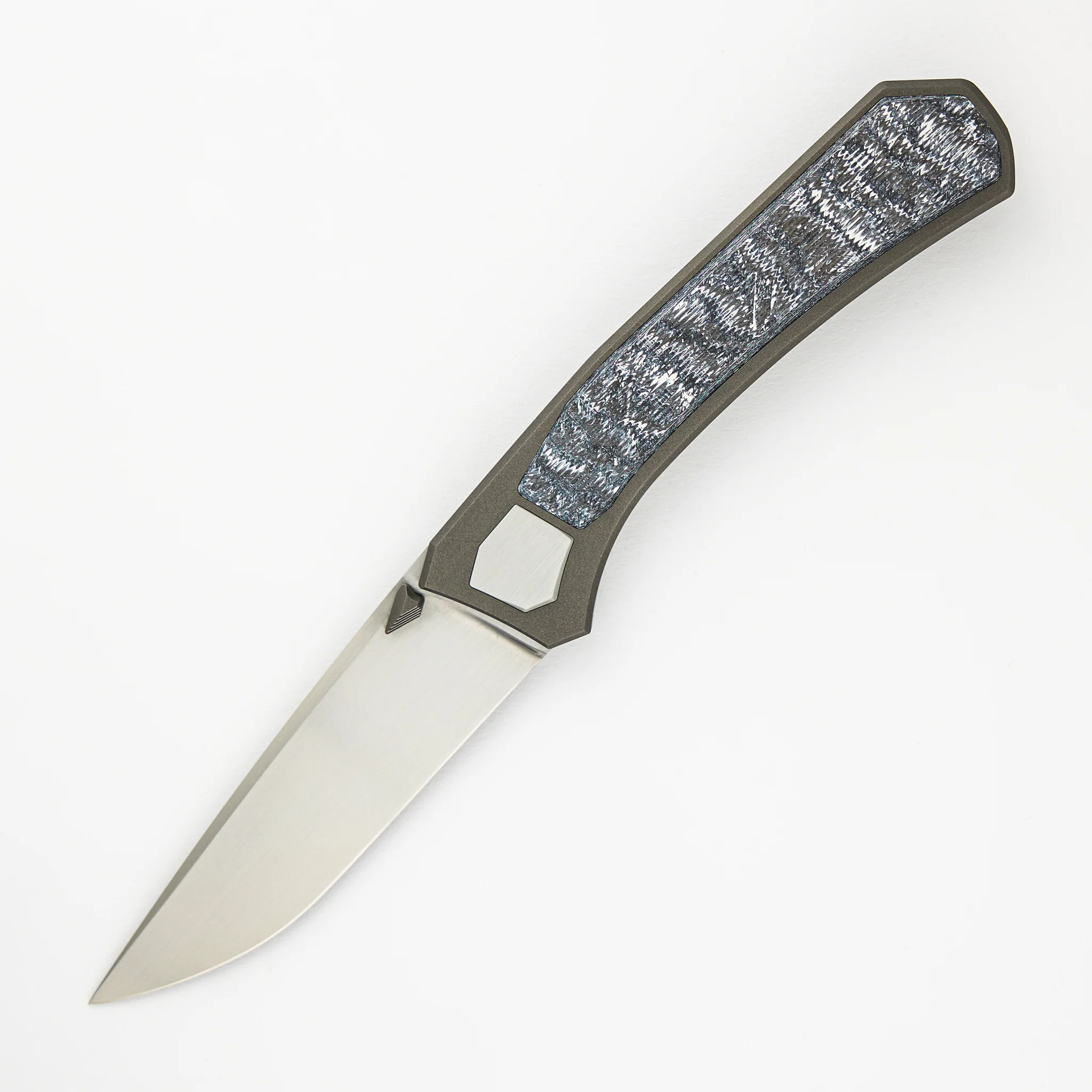 White CarboTi NM1B Folder - 2024 R1 Invitational