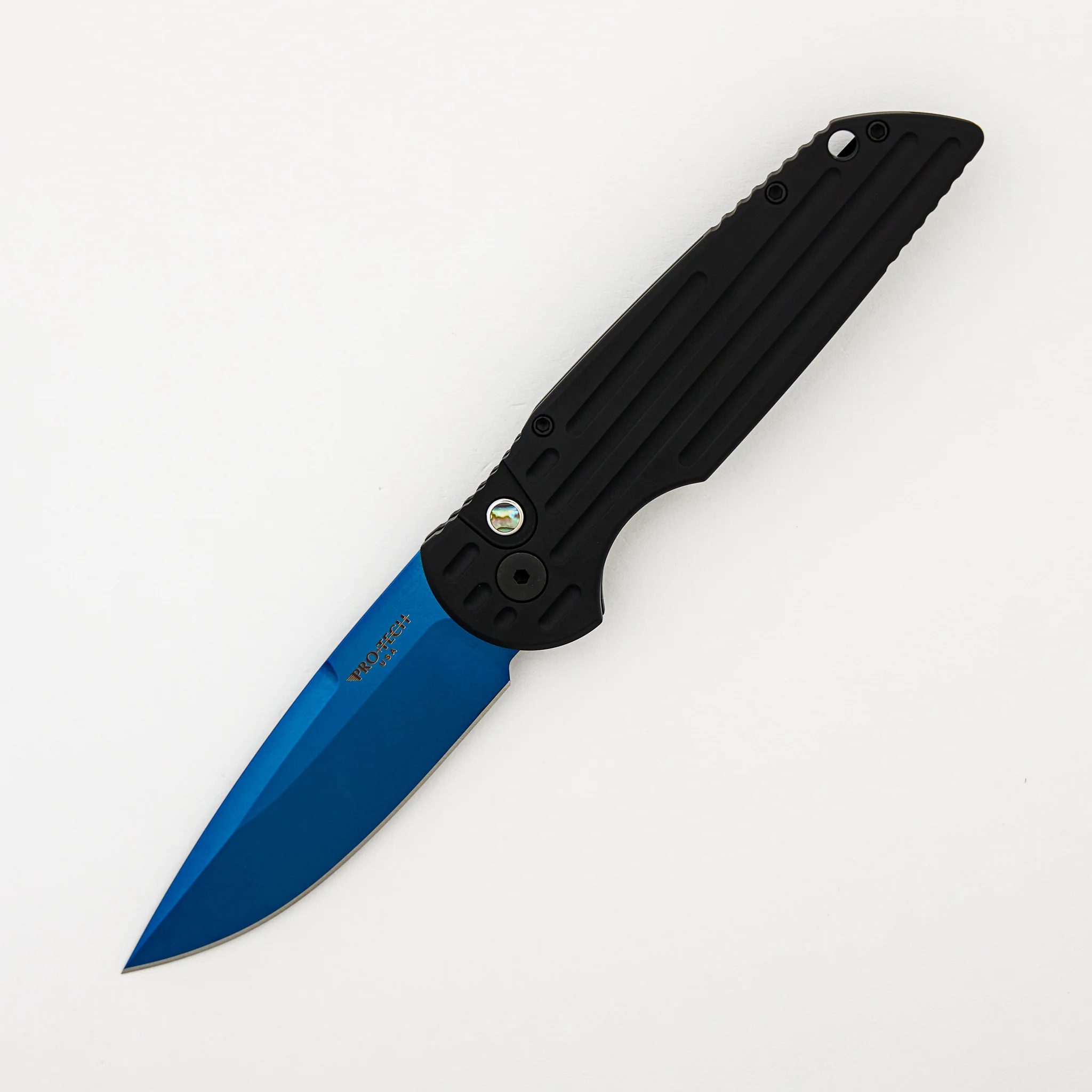 TR-3 SB MC - Tactical Response 3 - Black Aluminum Handle With Grooves - Sapphire Blue MagnaCut Blade